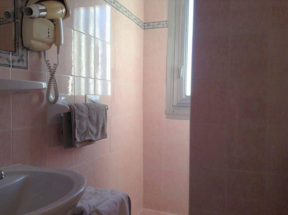 Hotel La Caravelle Frejus Luaran gambar